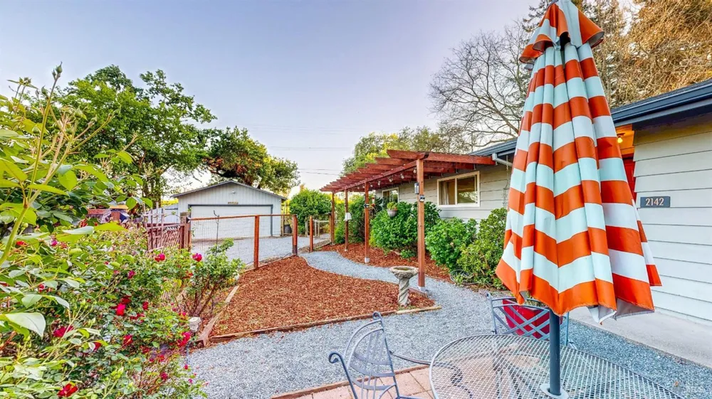 2142 Laguna Road Santa Rosa, CA 95401
