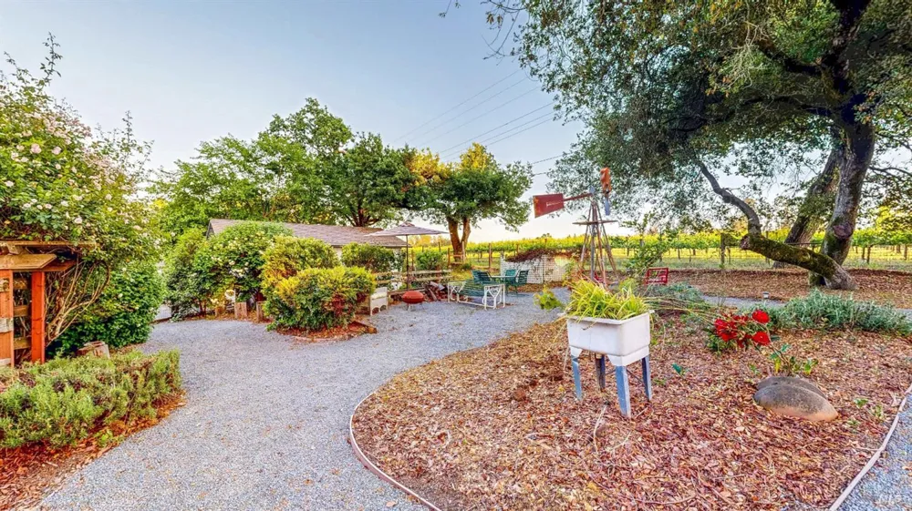 2142 Laguna Road Santa Rosa, CA 95401