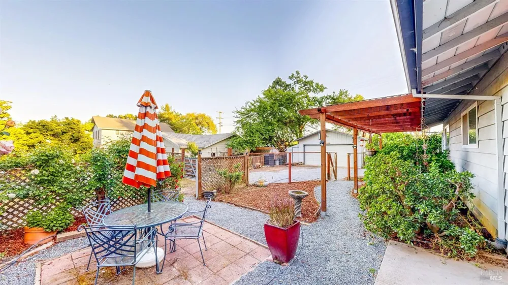 2142 Laguna Road Santa Rosa, CA 95401