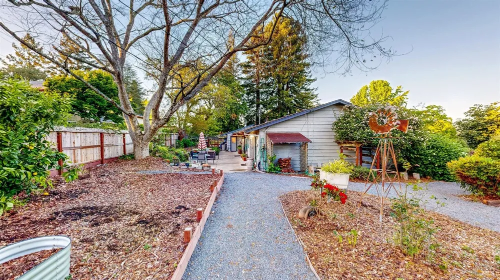 2142 Laguna Road Santa Rosa, CA 95401