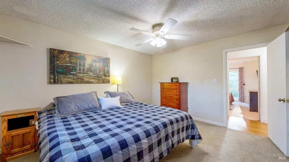 2142 Laguna Road Santa Rosa, CA 95401