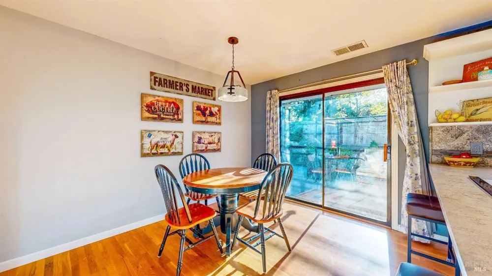 2142 Laguna Road Santa Rosa, CA 95401
