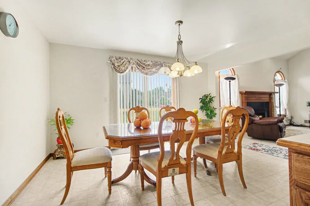 23853 Joey Drive Brownstown, MI 48134