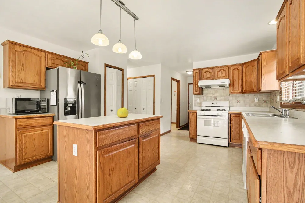23853 Joey Drive Brownstown, MI 48134