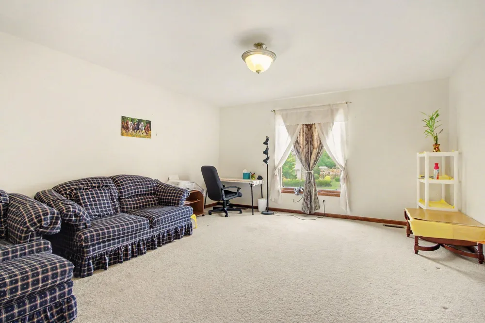23853 Joey Drive Brownstown, MI 48134