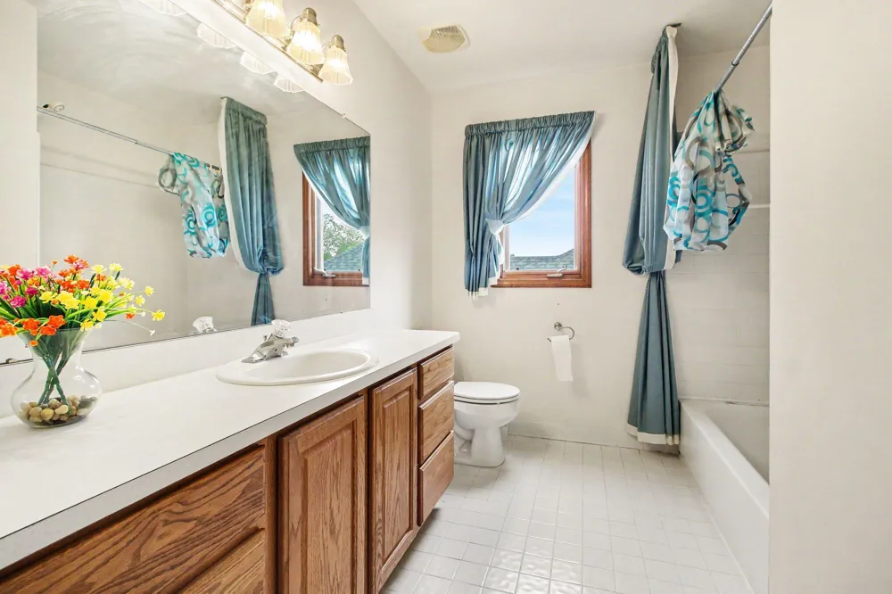23853 Joey Drive Brownstown, MI 48134