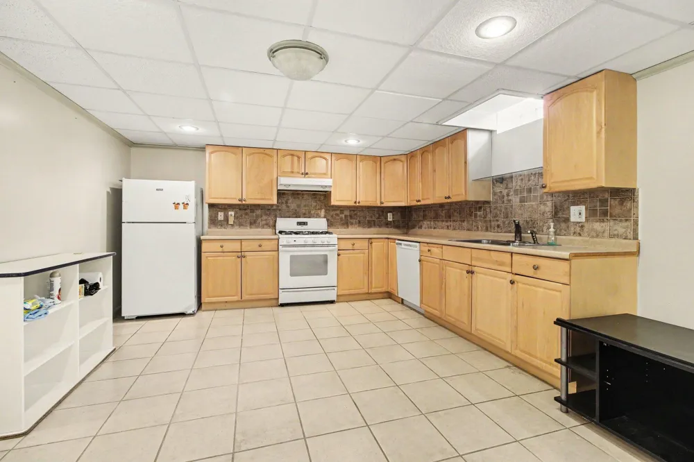 23853 Joey Drive Brownstown, MI 48134