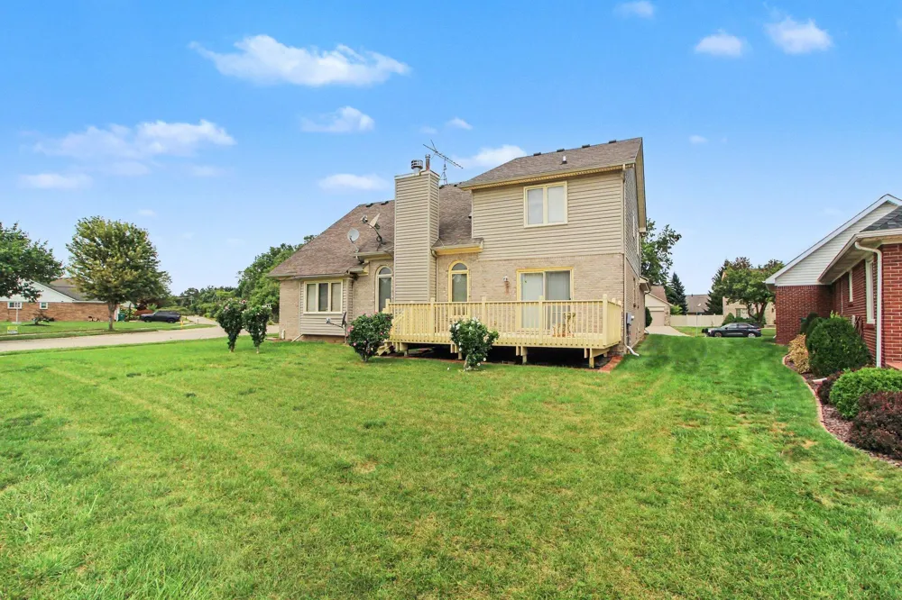 23853 Joey Drive Brownstown, MI 48134