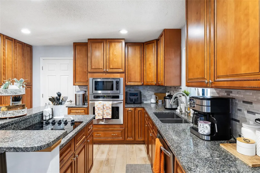 677 ADRIANE PARK CIRCLE Kissimmee, FL 34744