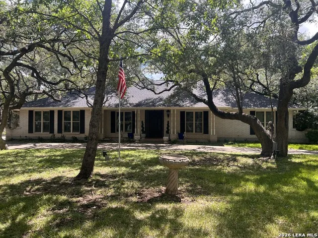 106 Bikeway Ln Shavano Park, TX 78231