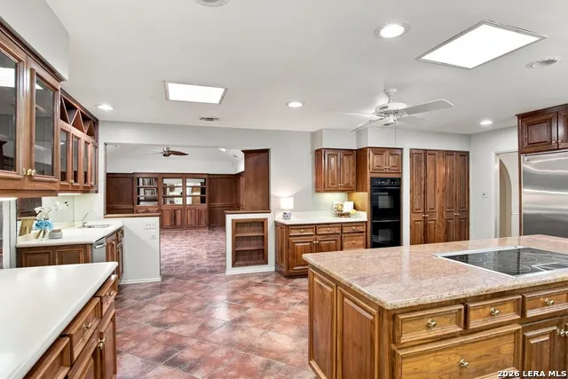 106 Bikeway Ln Shavano Park, TX 78231