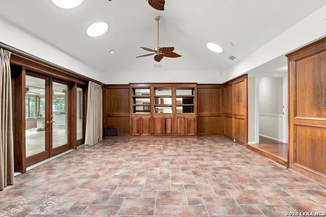 106 Bikeway Ln Shavano Park, TX 78231