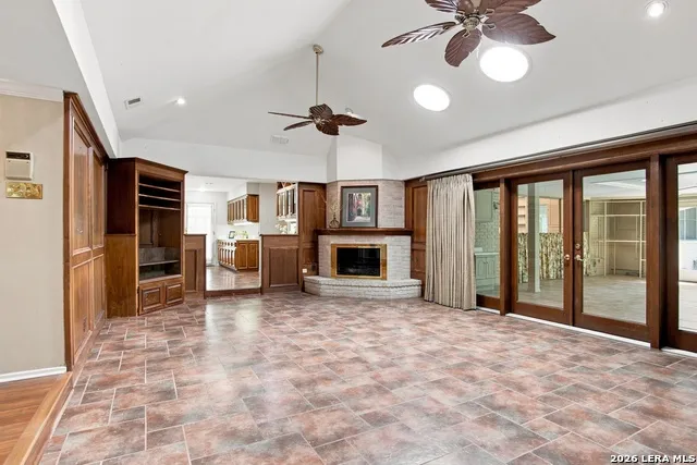106 Bikeway Ln Shavano Park, TX 78231