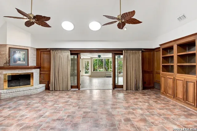 106 Bikeway Ln Shavano Park, TX 78231