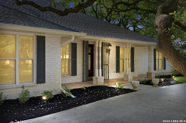 106 Bikeway Ln Shavano Park, TX 78231