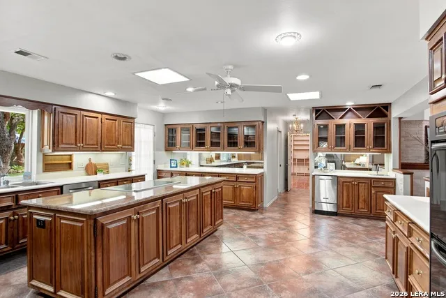 106 Bikeway Ln Shavano Park, TX 78231