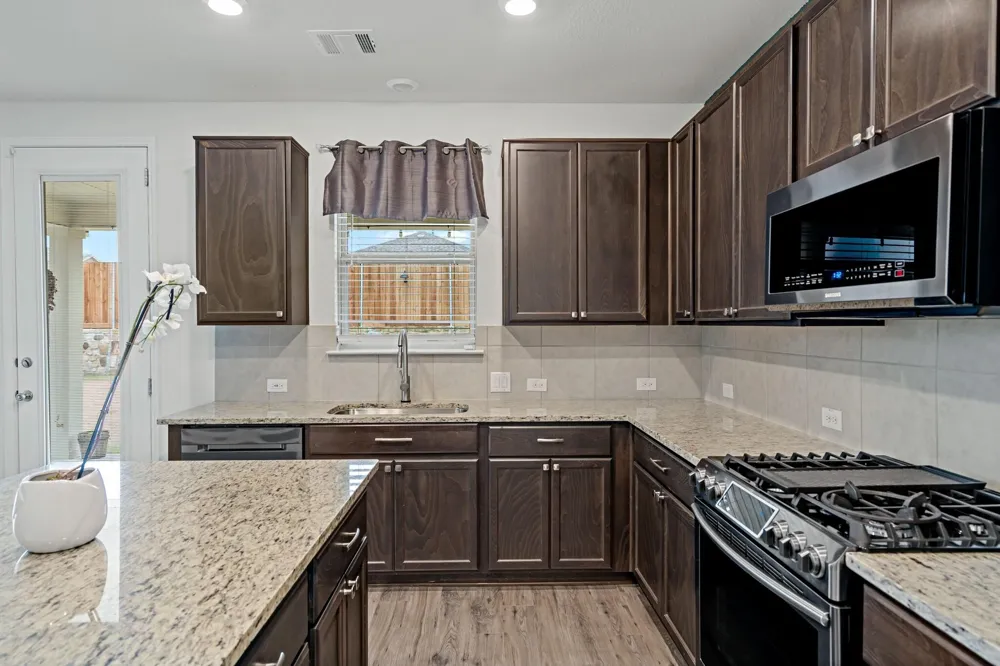 2632 Wesley Avenue Aubrey, TX 76227