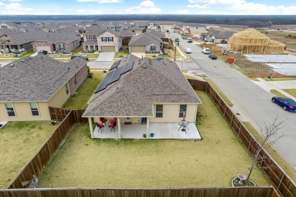 2632 Wesley Avenue Aubrey, TX 76227