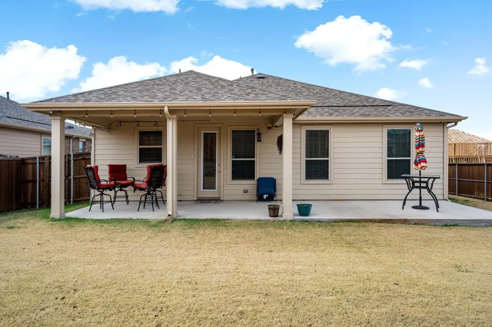 2632 Wesley Avenue Aubrey, TX 76227