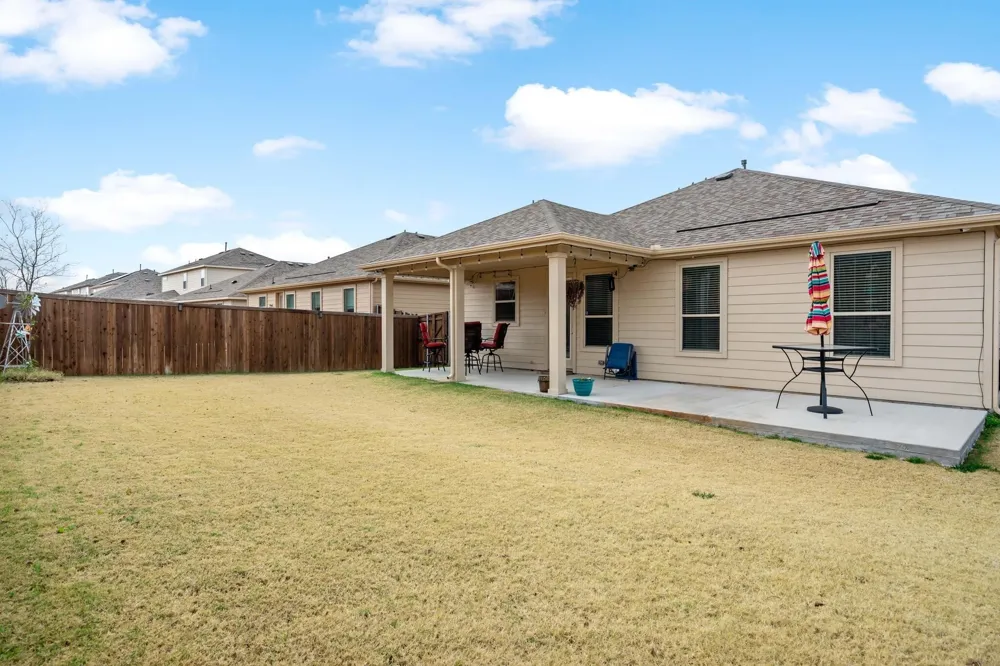 2632 Wesley Avenue Aubrey, TX 76227