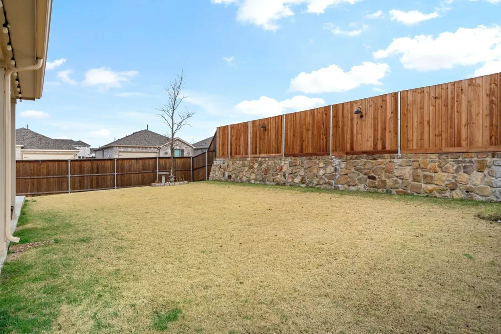 2632 Wesley Avenue Aubrey, TX 76227