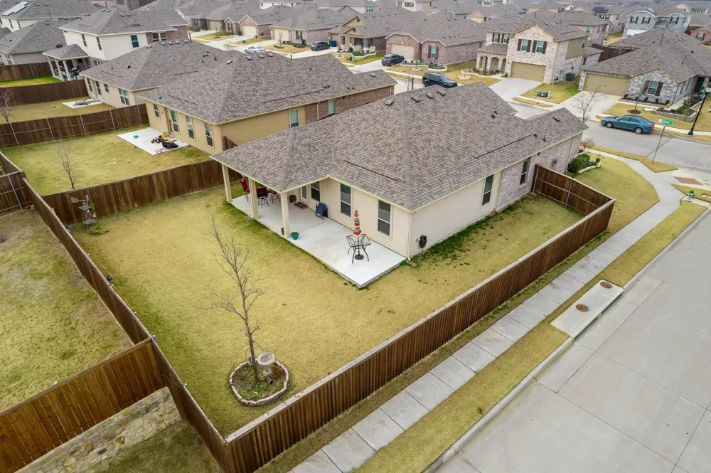 2632 Wesley Avenue Aubrey, TX 76227