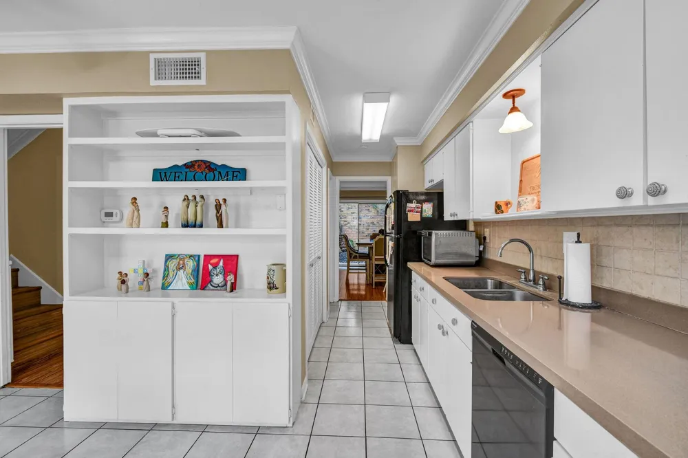 55 Chervil Common Lake Jackson, TX 77566
