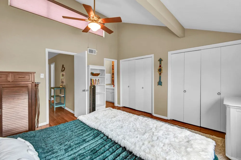55 Chervil Common Lake Jackson, TX 77566