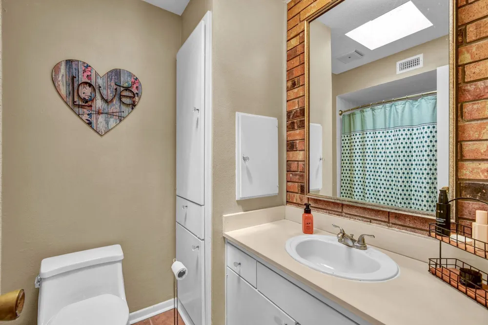 55 Chervil Common Lake Jackson, TX 77566