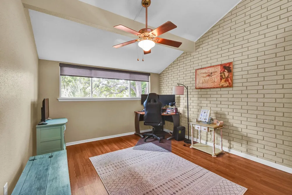 55 Chervil Common Lake Jackson, TX 77566