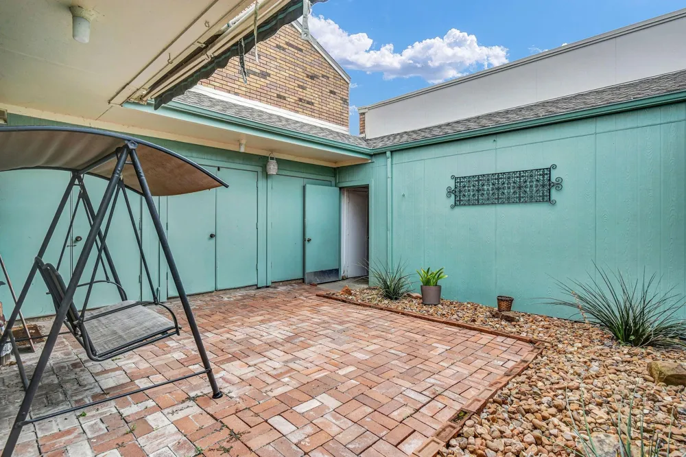 55 Chervil Common Lake Jackson, TX 77566