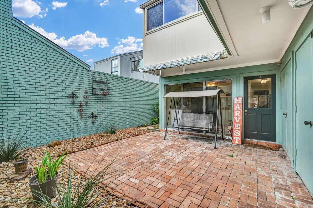 55 Chervil Common Lake Jackson, TX 77566
