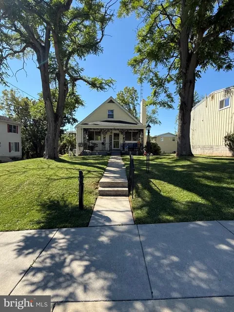 400 W GREEN STREET