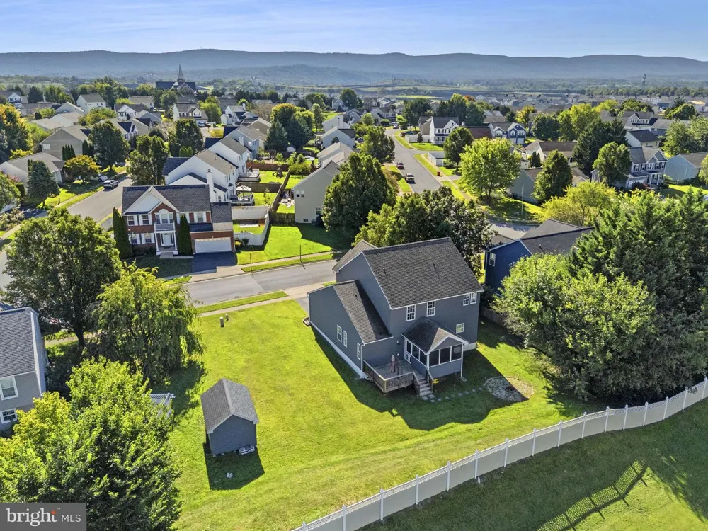 567 CROSSWINDS DRIVE Charles Town, WV 25414