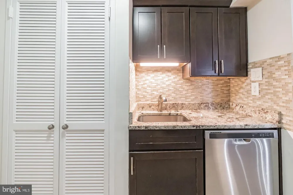 1808 OLD MEADOW ROAD #718 Mclean, VA 22102