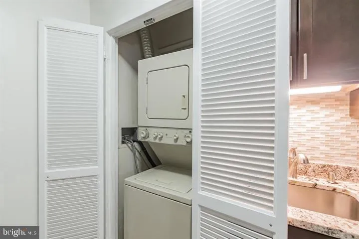 1808 OLD MEADOW ROAD #718 Mclean, VA 22102