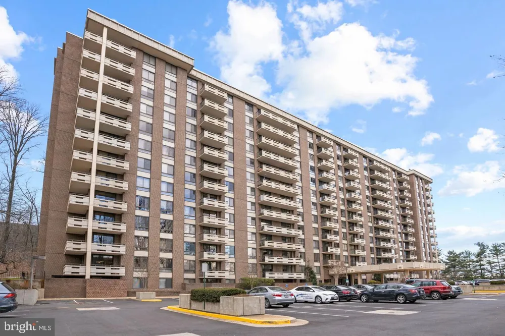 1808 OLD MEADOW ROAD #718 Mclean, VA 22102