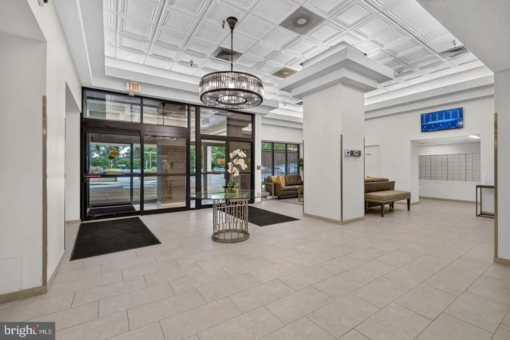 1808 OLD MEADOW ROAD #718 Mclean, VA 22102