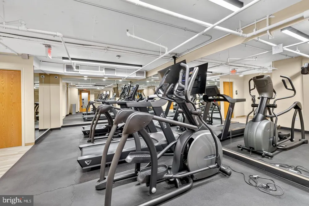 1808 OLD MEADOW ROAD #718 Mclean, VA 22102