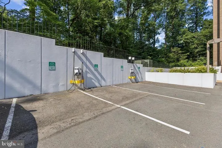 1808 OLD MEADOW ROAD #718 Mclean, VA 22102