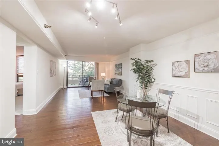 1808 OLD MEADOW ROAD #718 Mclean, VA 22102