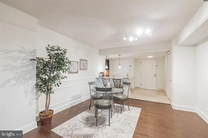 1808 OLD MEADOW ROAD #718 Mclean, VA 22102