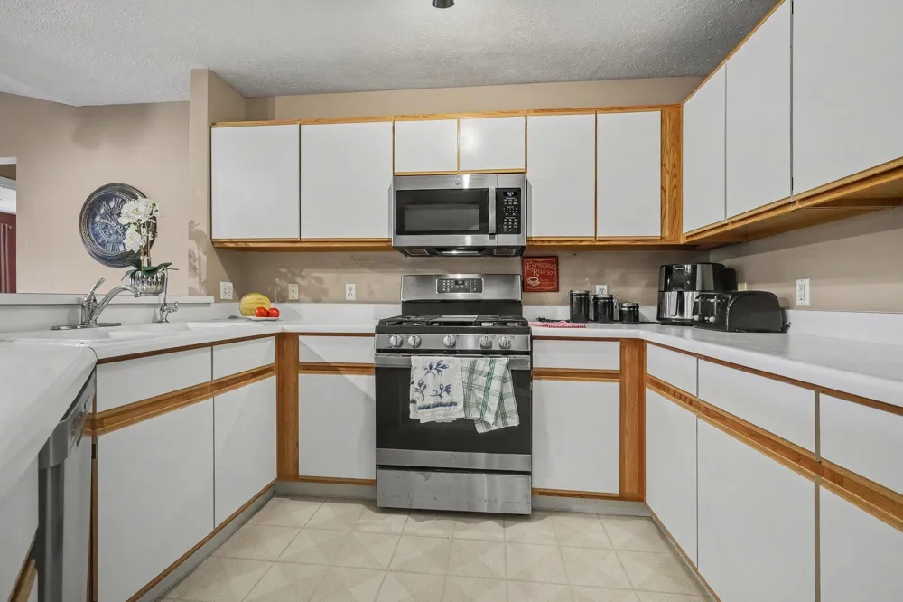 3027 Poplar Creek Drive SE #301 Kentwood, MI 49512