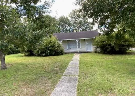 606 E Poplar St Atmore, AL 36502