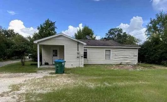 606 E Poplar St Atmore, AL 36502