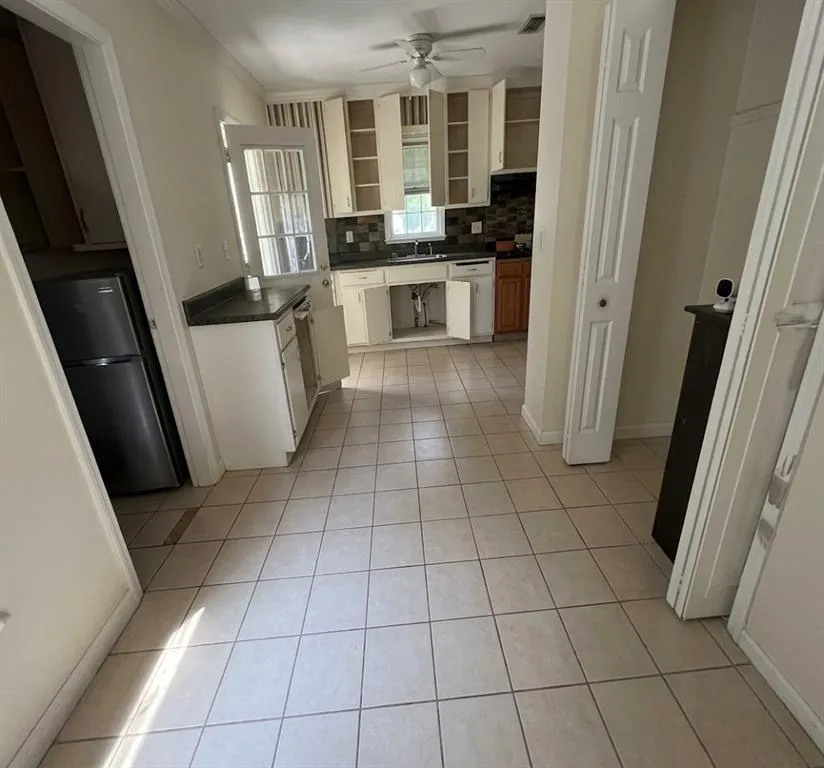 606 E Poplar St Atmore, AL 36502
