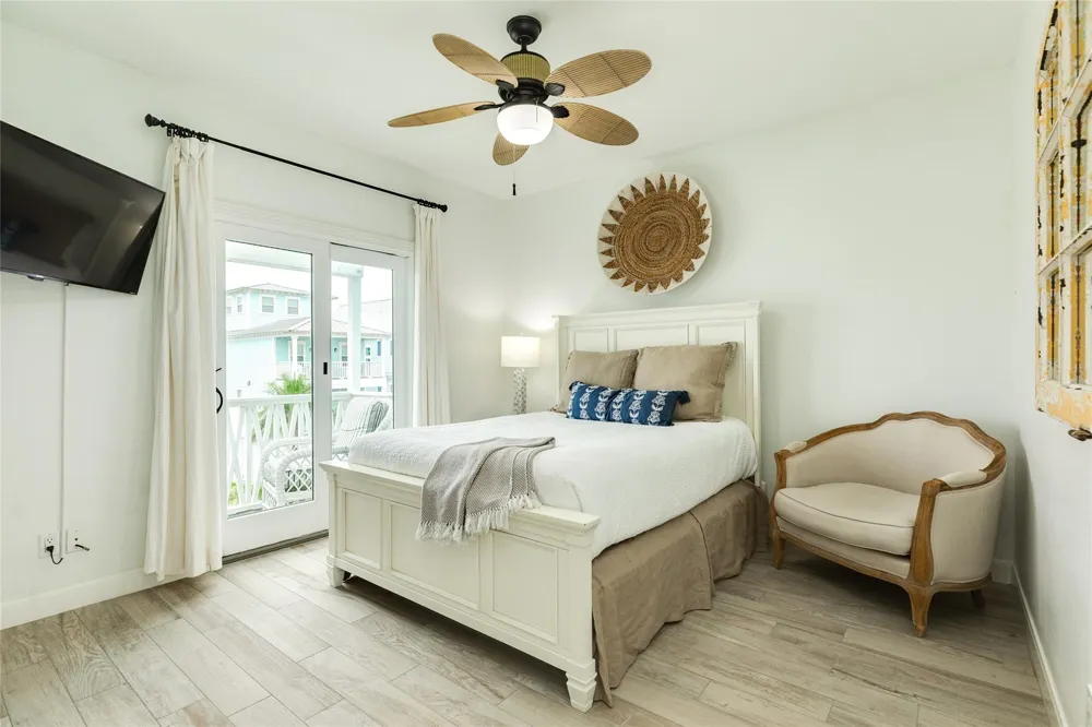 3819 Conch Galveston, TX 77554