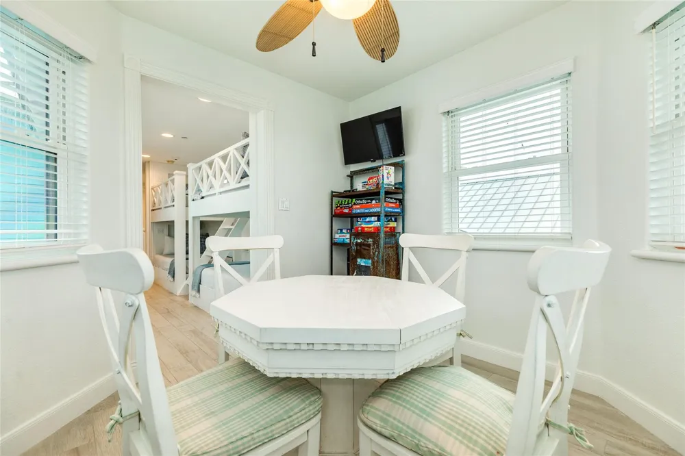 3819 Conch Galveston, TX 77554