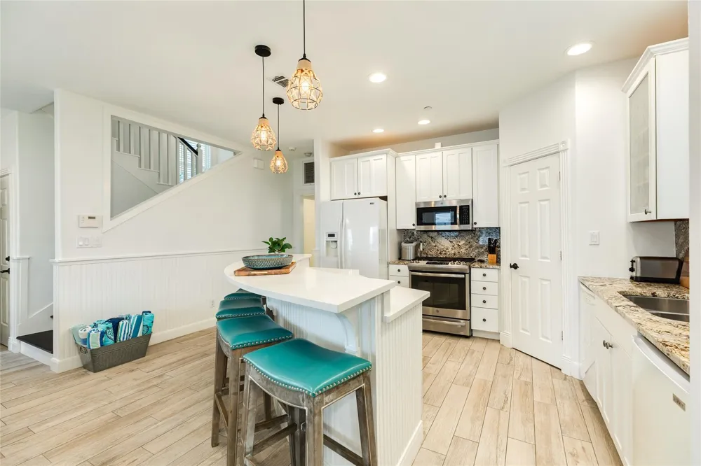 3819 Conch Galveston, TX 77554
