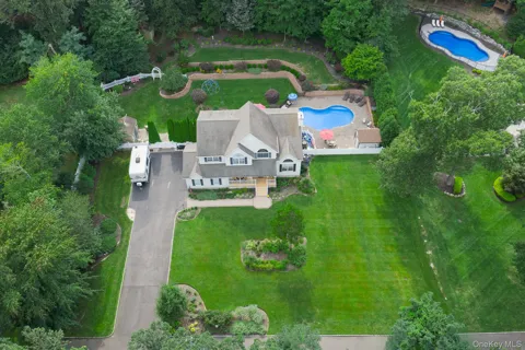2835 Wading River Road